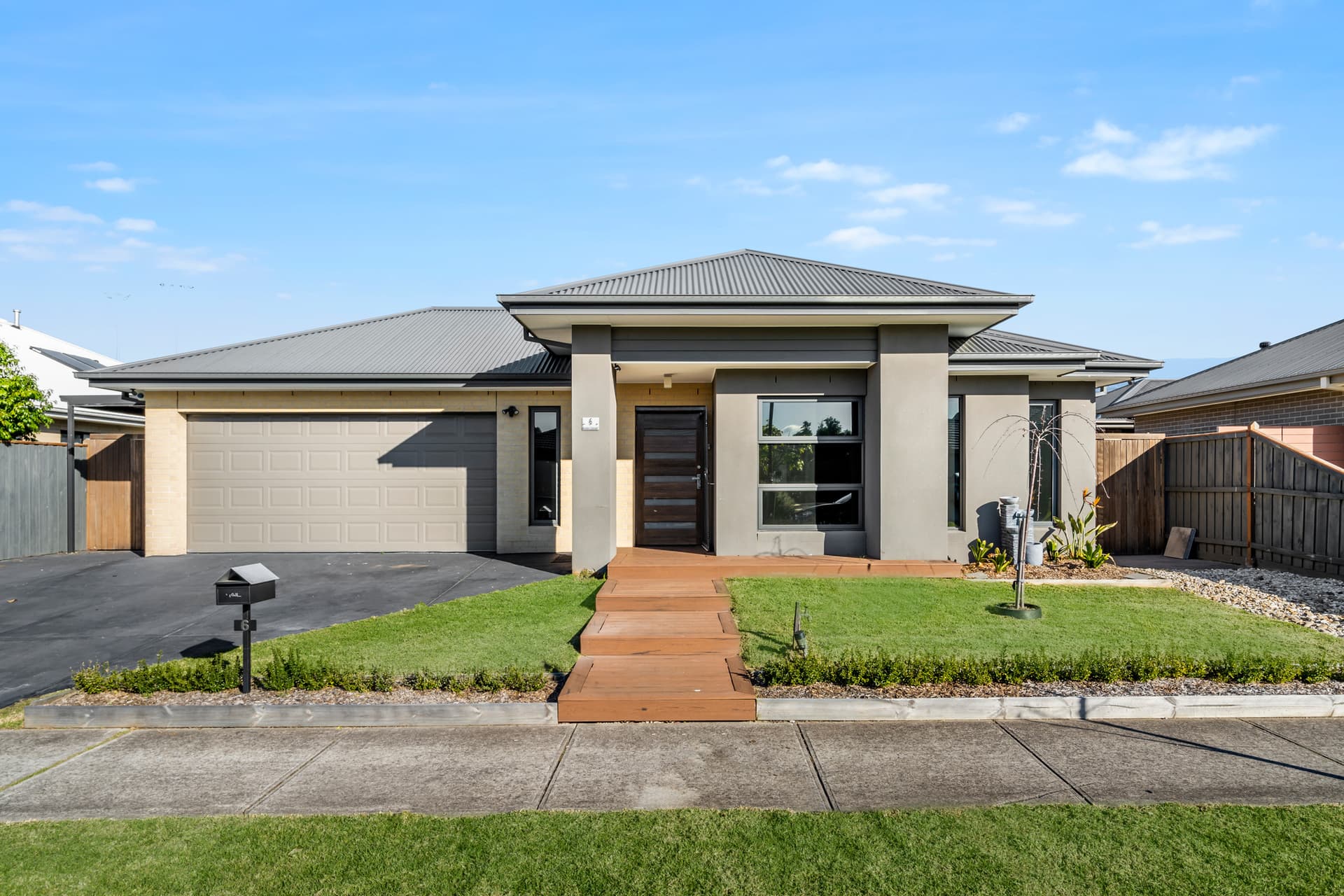 6 Bronte Crescent, Doreen - Thumbnail 2