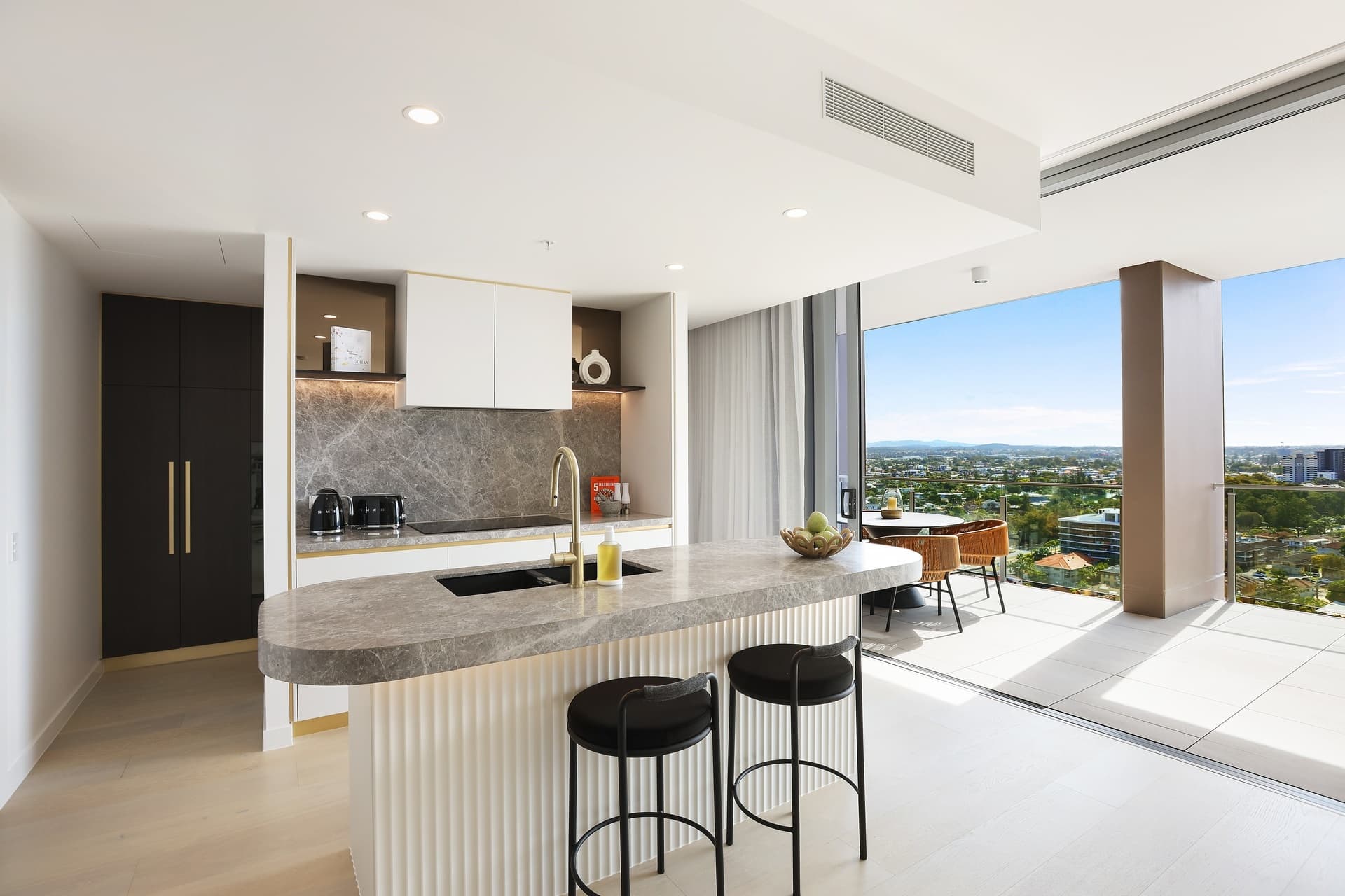 1501/122 Surf  Parade, Broadbeach, QLD, 4218, Broadbeach - Thumbnail 2
