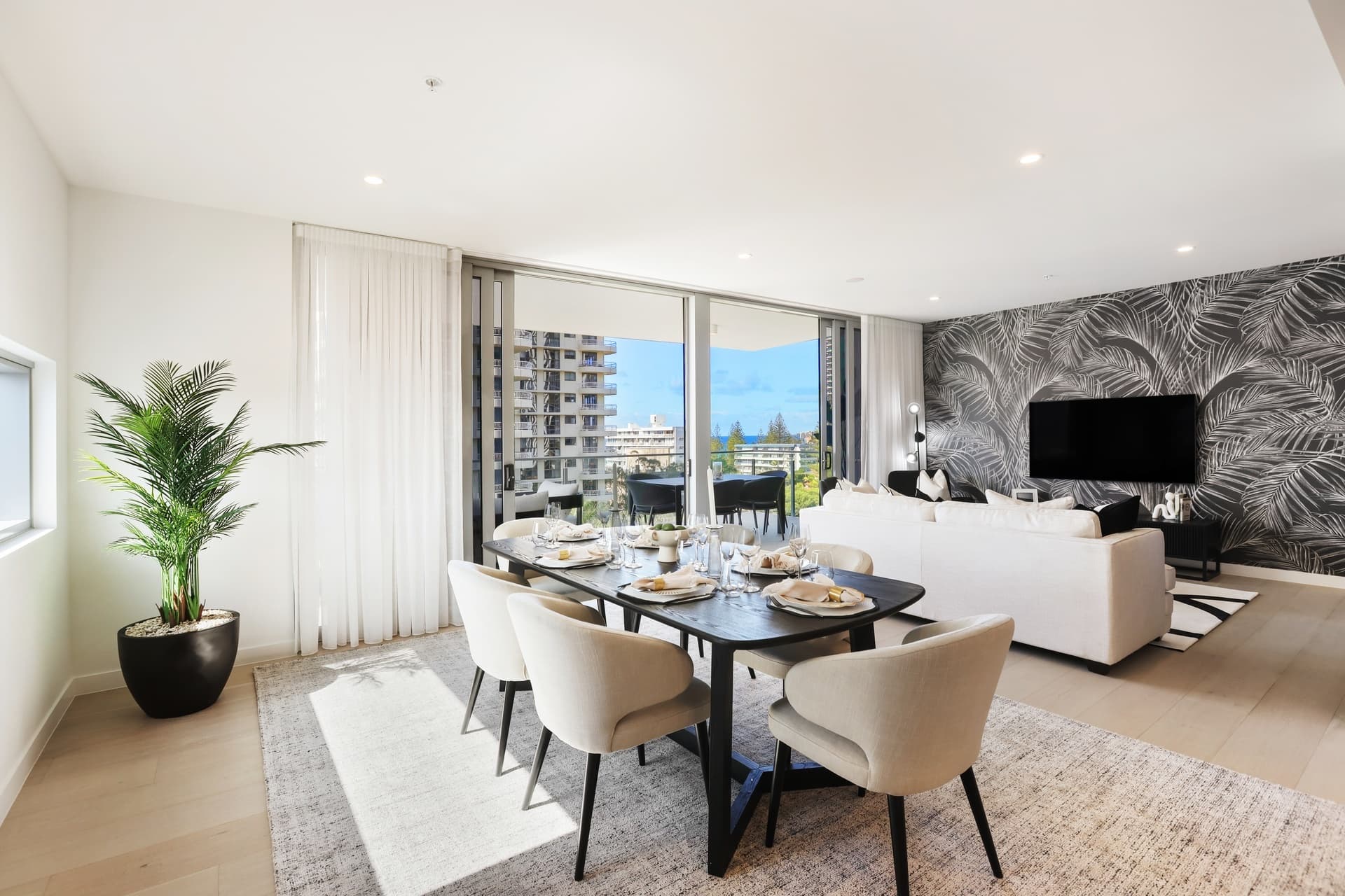 603/122 Surf  Parade, Broadbeach, QLD, 4218, Broadbeach - Thumbnail 2