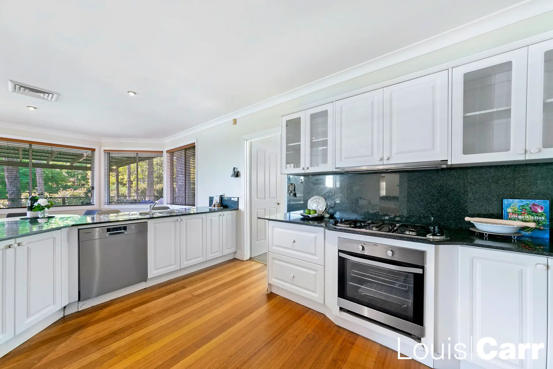 9 Crinan Court, Castle Hill NSW, Castle Hill - Thumbnail 2