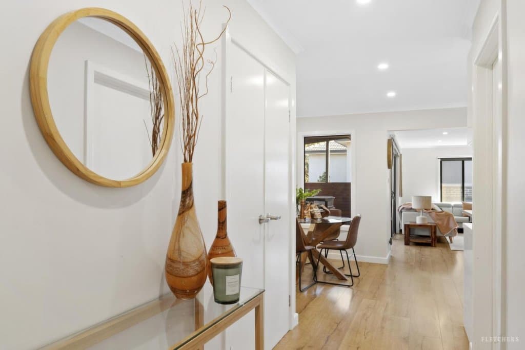 85 Hawthory Road, Mooroolbark - Thumbnail 2