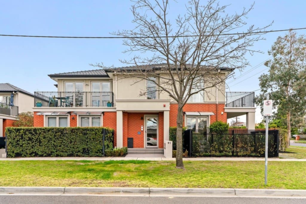 1/91 Warrigal Road, Surrey Hills - Image 1