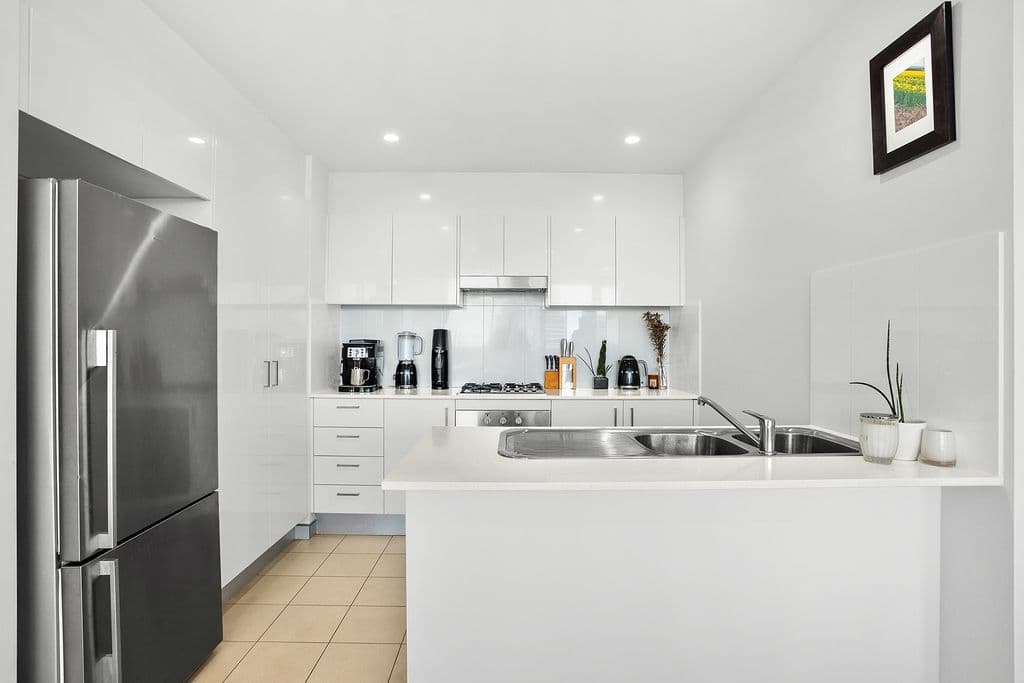 138/30 Gladstone Avenue, Wollongong - Image 1