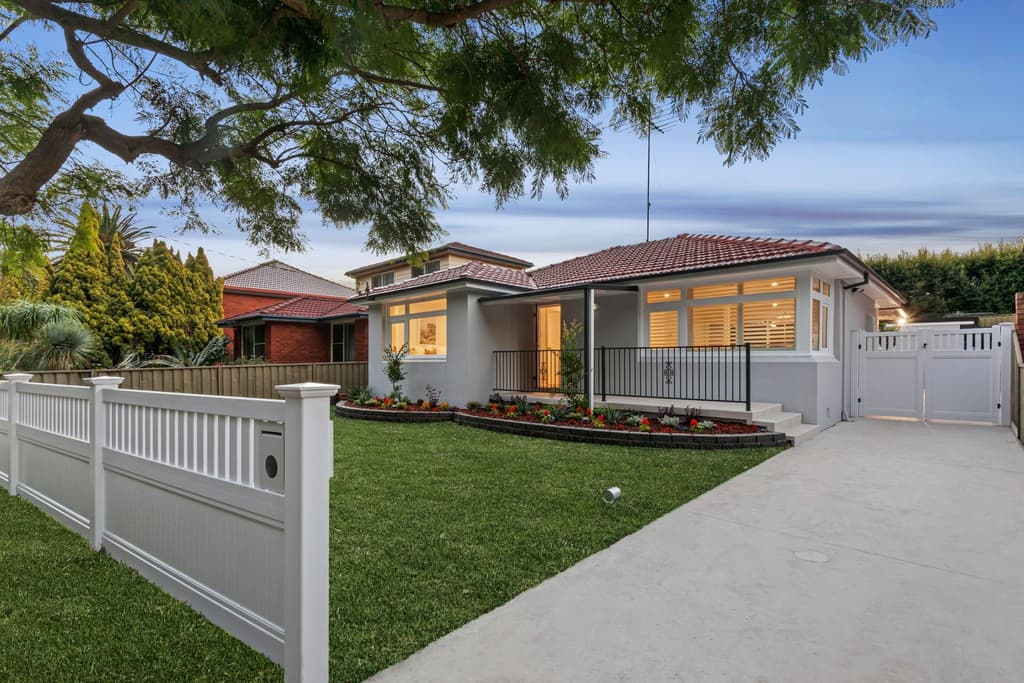 8 Dransfield Avenue, Mascot - Image 1