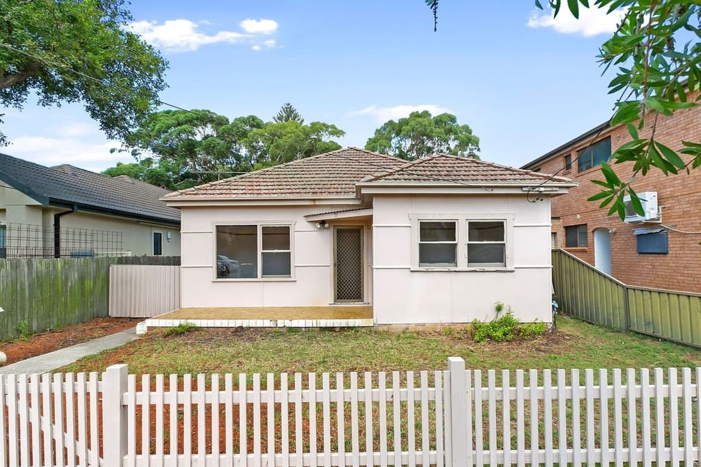 71 Napoleon Street, Sans Souci - Image 1