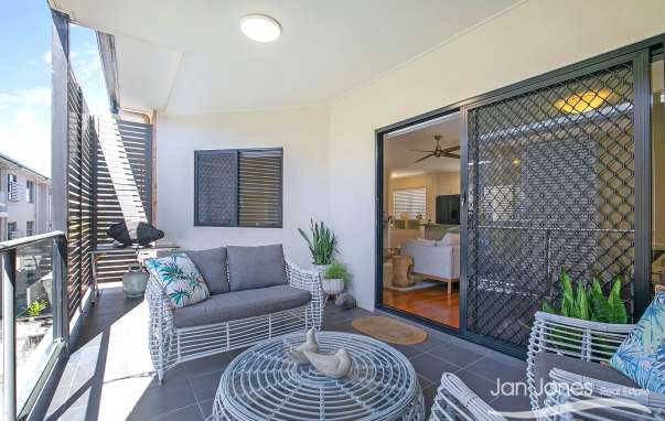 Unit 8/12-14 Georgina Street, Woody Point - Image 1