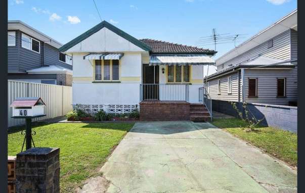 40 King Street, Woody Point - Image 1
