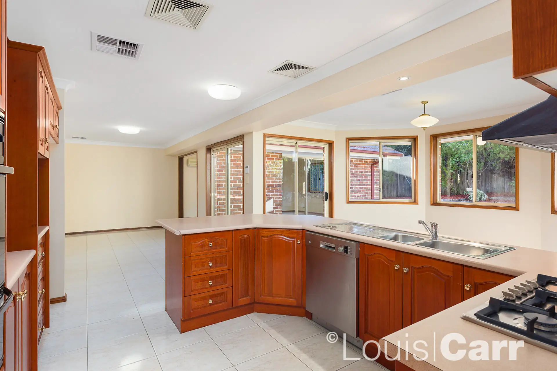 9 Parkwood Close, Castle Hill NSW, Castle Hill - Thumbnail 2