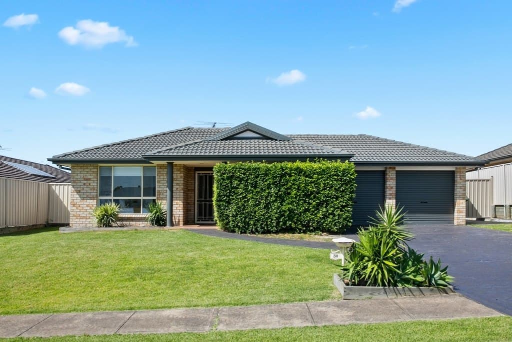30 Peppertree Circuit, Aberglasslyn - Image 1