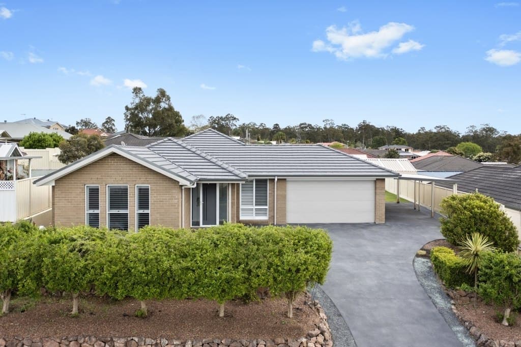 4 Peppertree Circuit, Aberglasslyn - Image 1