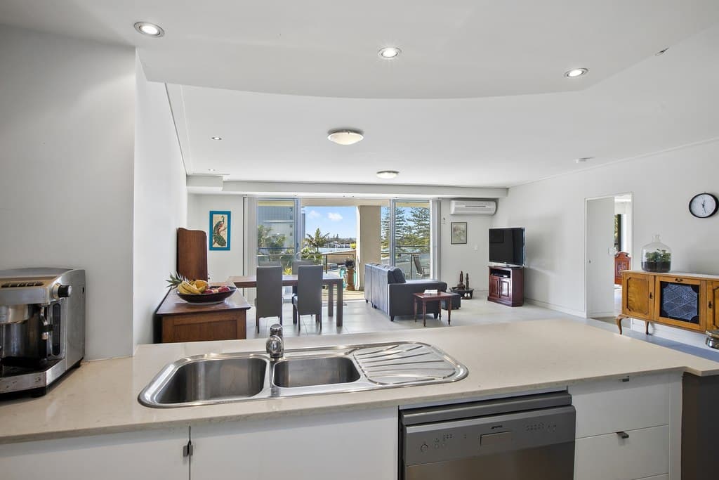 19/35-37 Coral Street, The Entrance - Image 1
