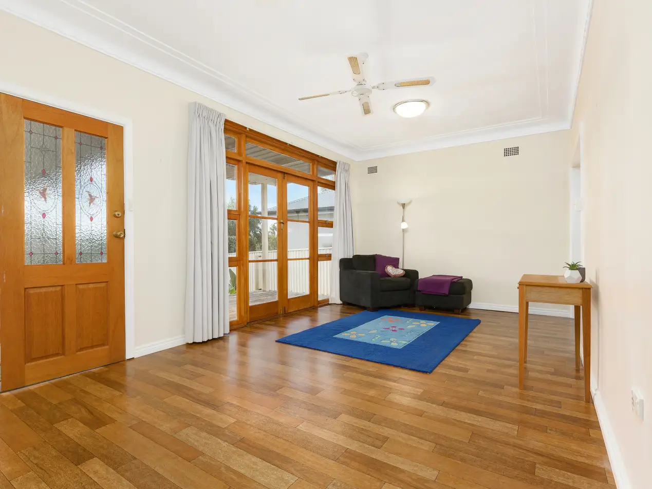4 Gladstone Parade, Riverstone NSW, Riverstone - Thumbnail 4