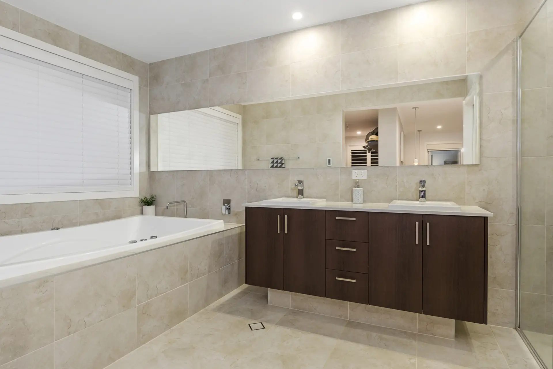 37 Timbarra Avenue, Kellyville NSW, Kellyville - Thumbnail 7