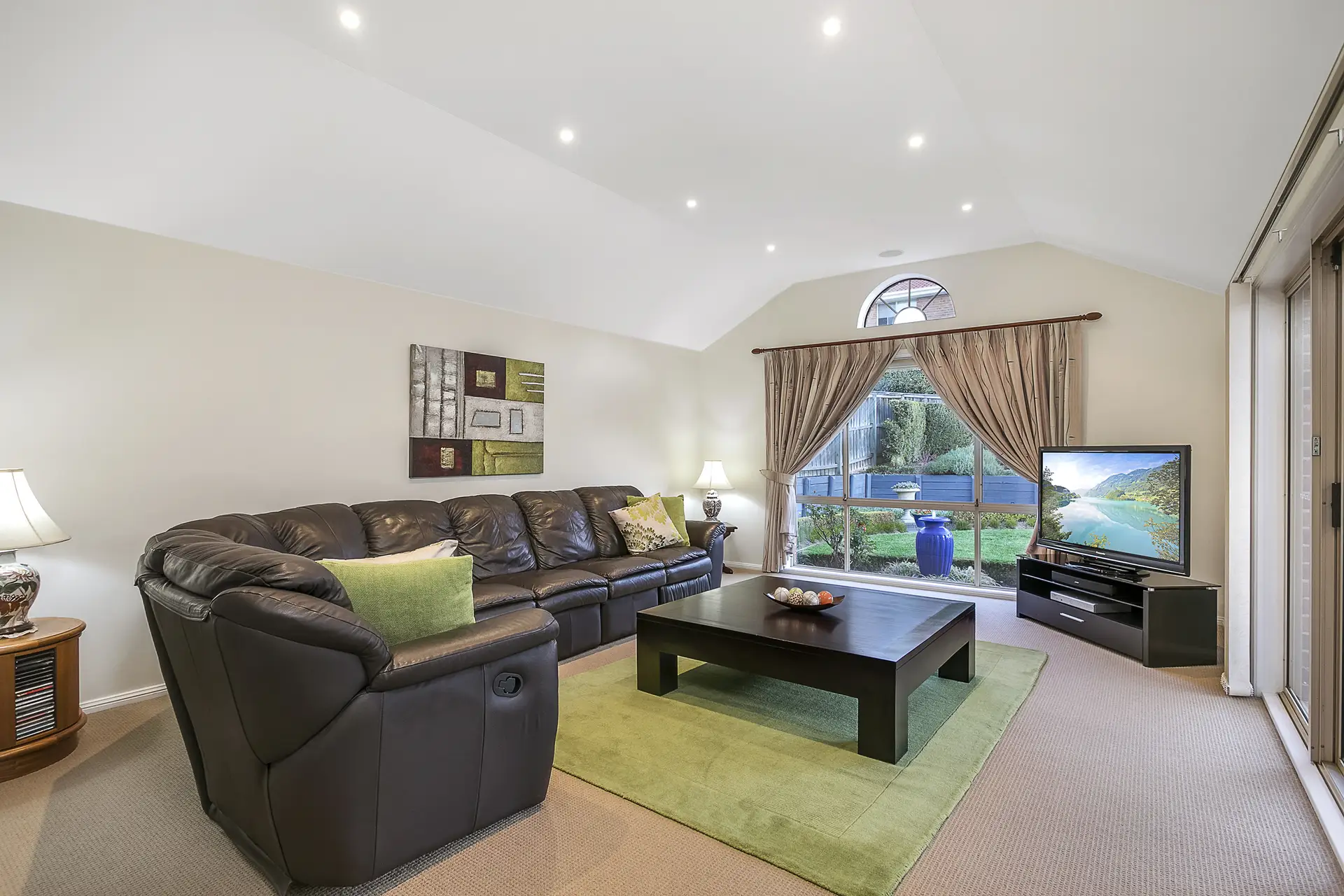 2 Highbrook Place, Castle Hill NSW, Castle Hill - Thumbnail 3