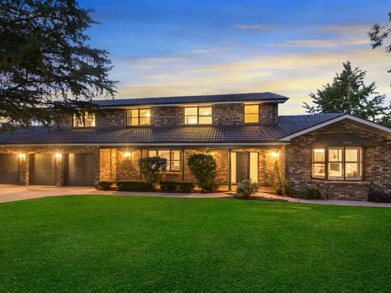 12 Duff Place, Castle Hill NSW, Castle Hill - Image 1