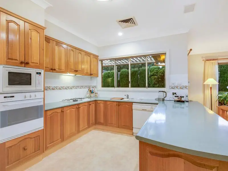 10 Chapel Close, Cherrybrook NSW, Cherrybrook - Thumbnail 2