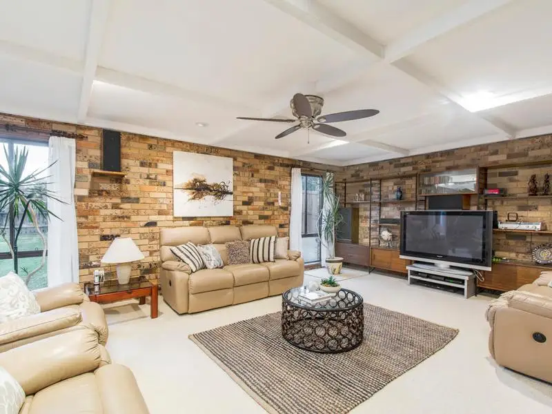 26 Wisteria Crescent, Cherrybrook NSW, Cherrybrook - Thumbnail 3