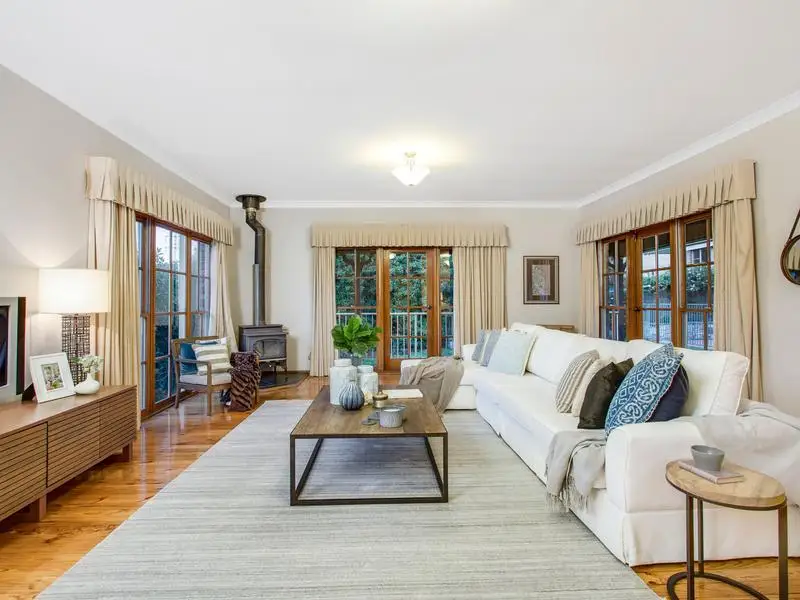 4 Woodcrest Place, Cherrybrook NSW, Cherrybrook - Thumbnail 3