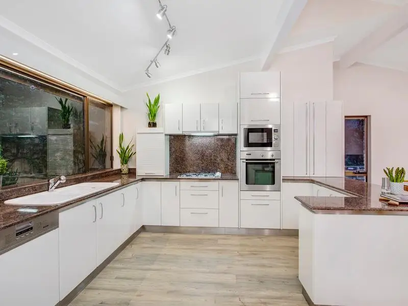 25 Pogson Drive, Cherrybrook NSW, Cherrybrook - Thumbnail 3