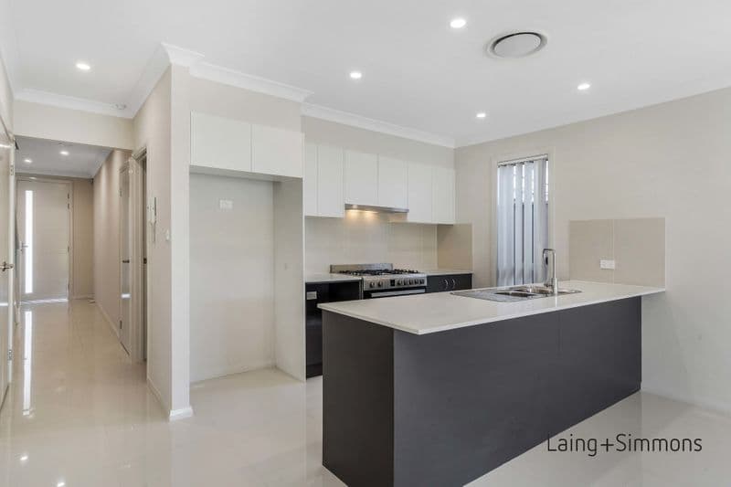 17 Monoplane Avenue, Middleton Grange, Middleton Grange - Thumbnail 6