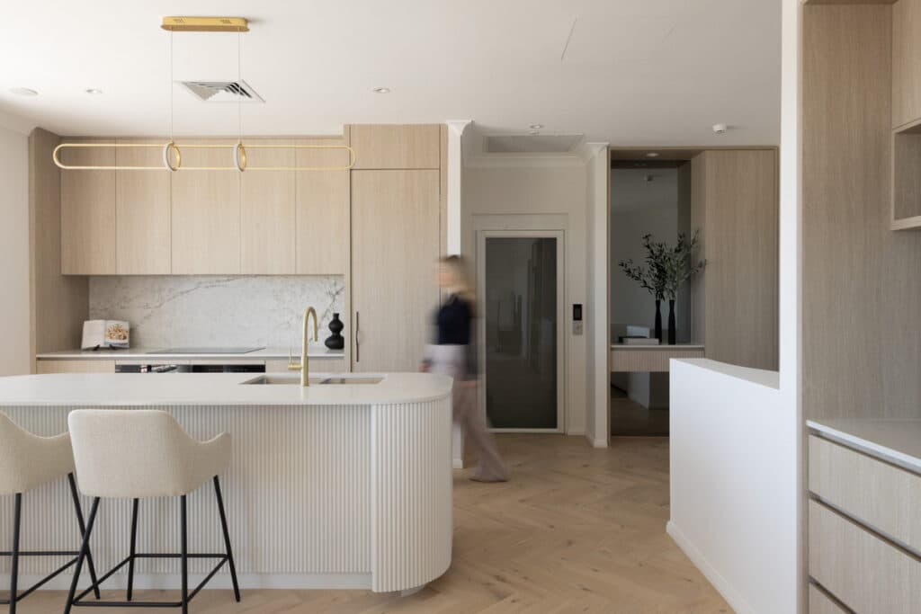 House-Like Scale. Penthouse Living., House-Like Scale. Penthouse Living. - Image 1