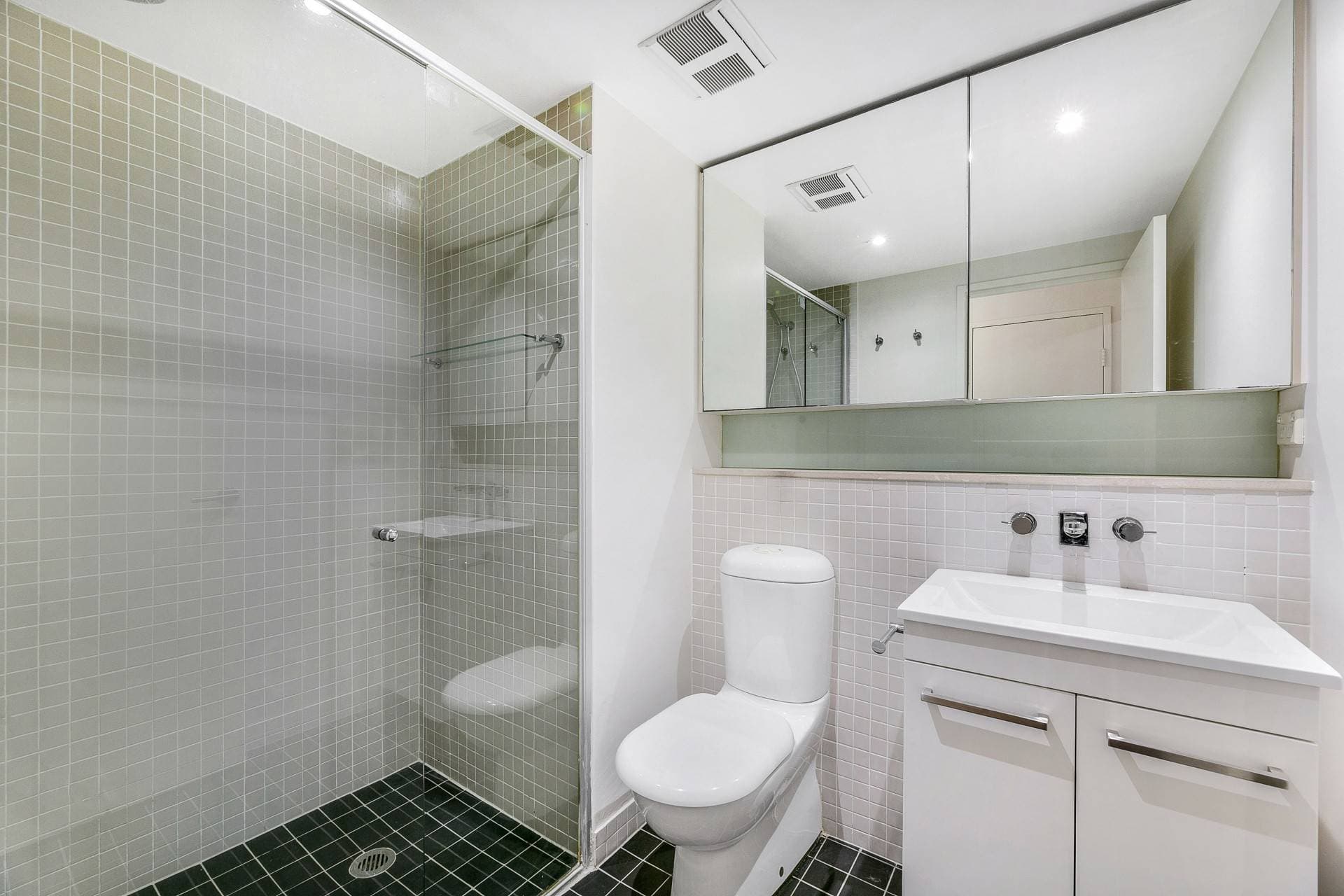 N209/2-6 Mandible Street, Just Listed - Thumbnail 5