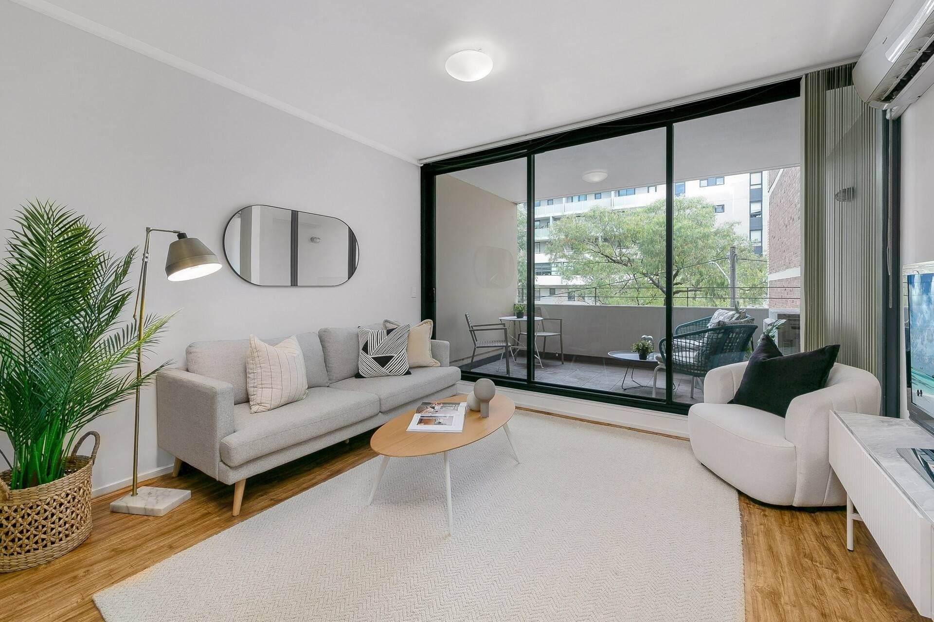 209N/4 Mandible St, Just Listed - Thumbnail 2