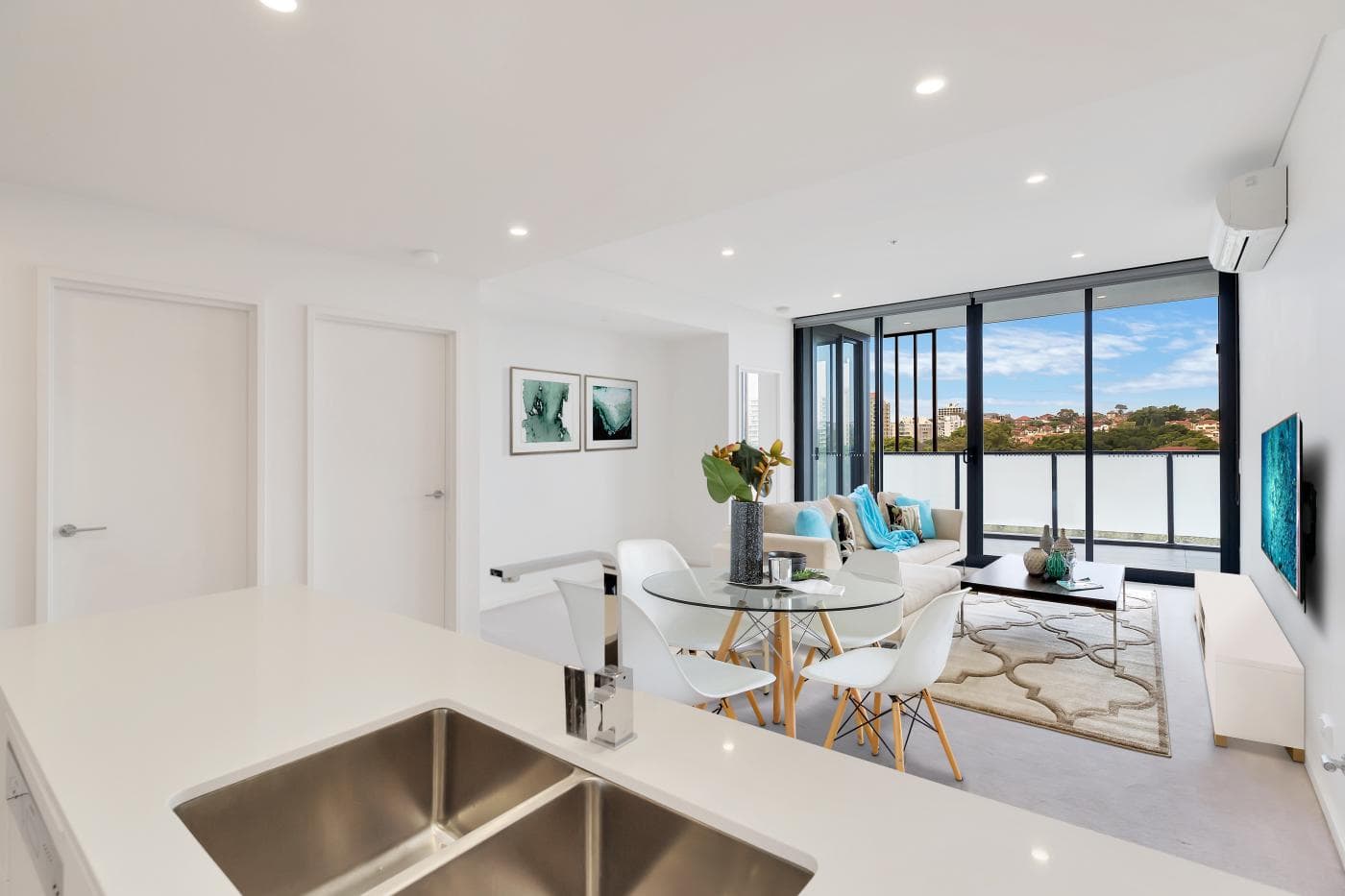 875, 2 Defries Avenue, Just Listed - Image 1