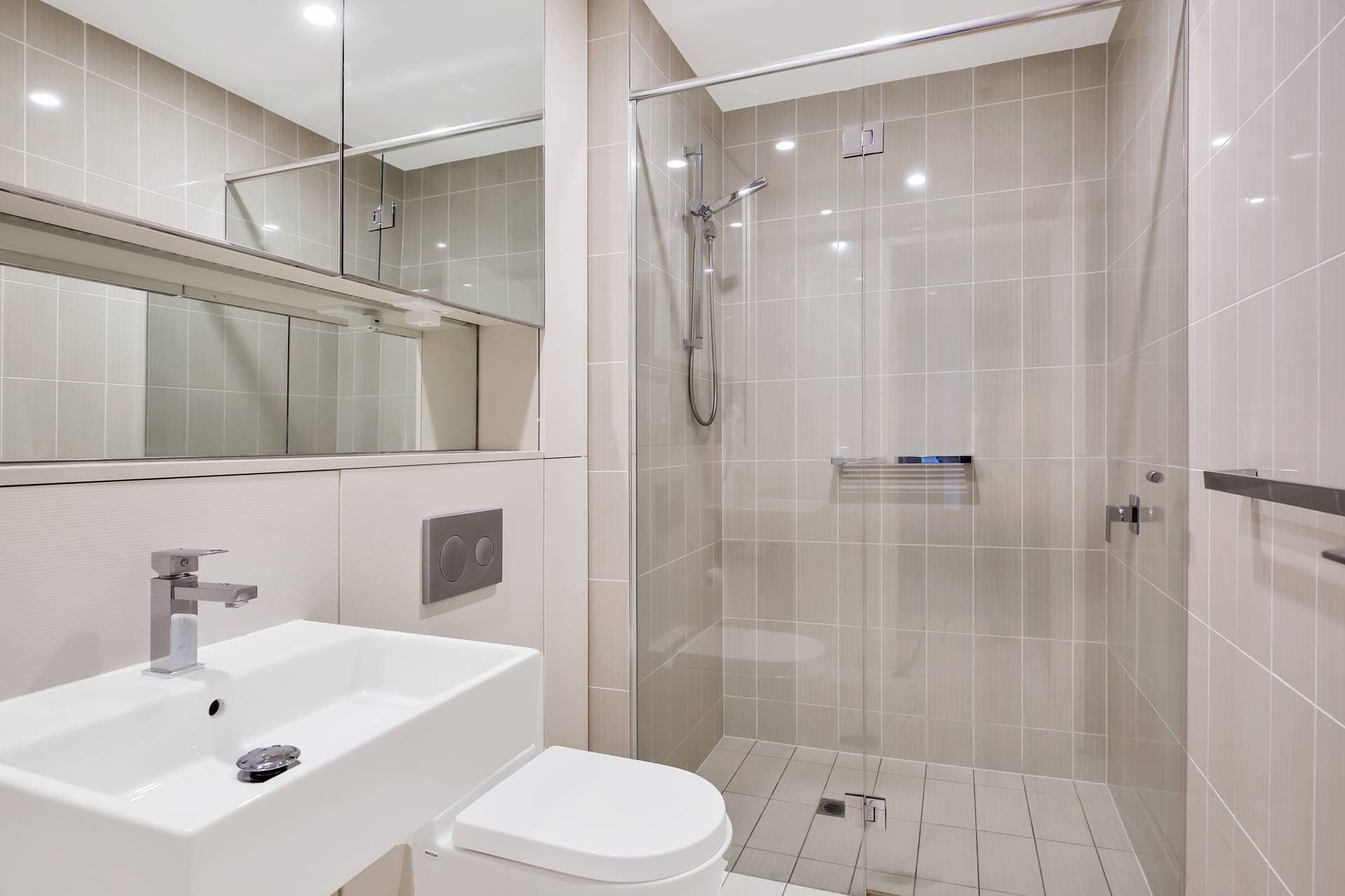 875, 2 Defries Avenue, Just Listed - Thumbnail 6