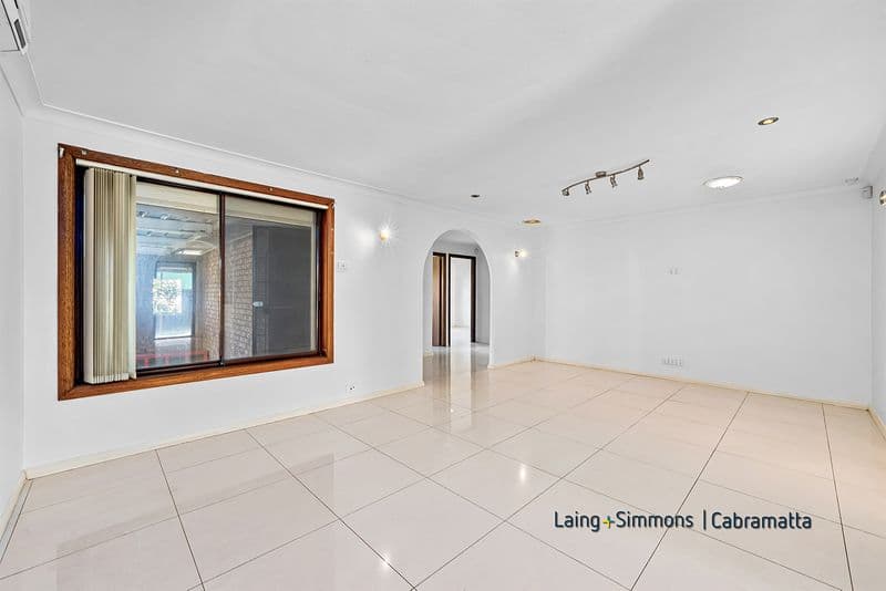 6 Howitt Place, Bonnyrigg, Bonnyrigg - Thumbnail 2