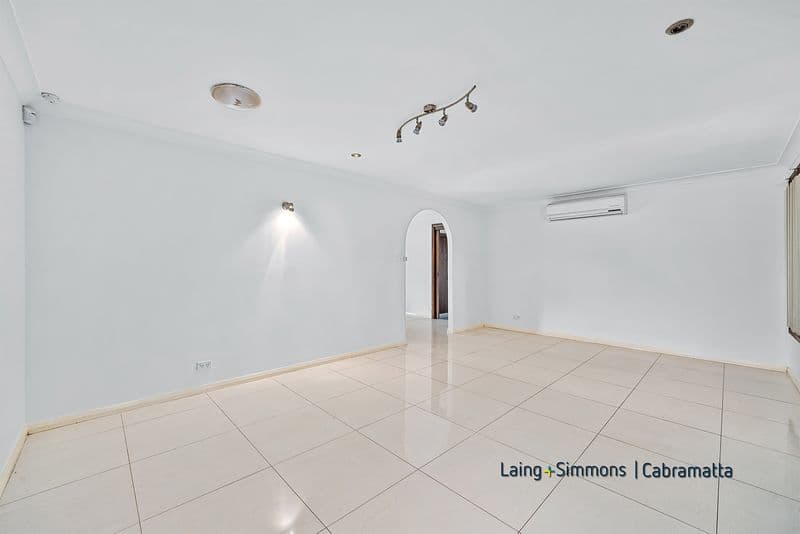 6 Howitt Place, Bonnyrigg, Bonnyrigg - Thumbnail 3