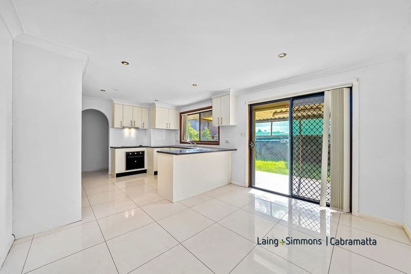 6 Howitt Place, Bonnyrigg, Bonnyrigg - Thumbnail 5