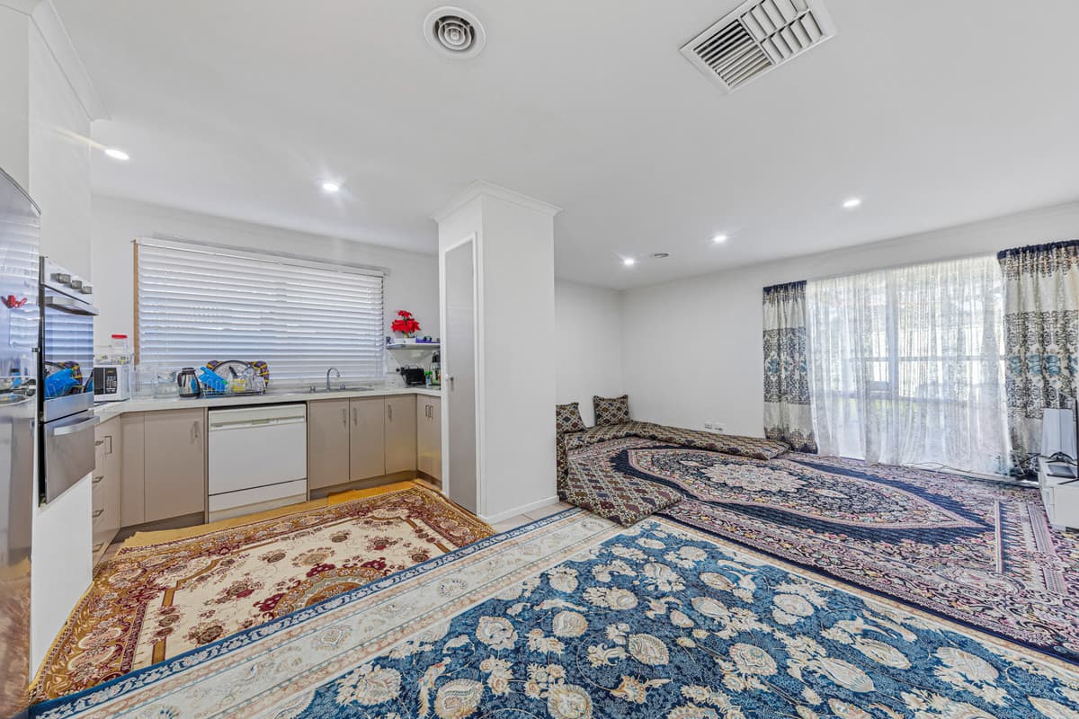 4 Edeys Run, Hampton Park VIC 3976, Hampton Park - Thumbnail 3