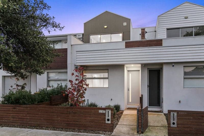 2/61 Davies Street, Altona - Thumbnail 4
