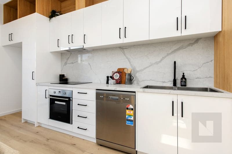 2/10 Stanlake Street, Footscray - Thumbnail 3