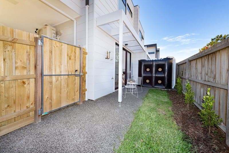 2/10 Stanlake Street, Footscray - Thumbnail 8