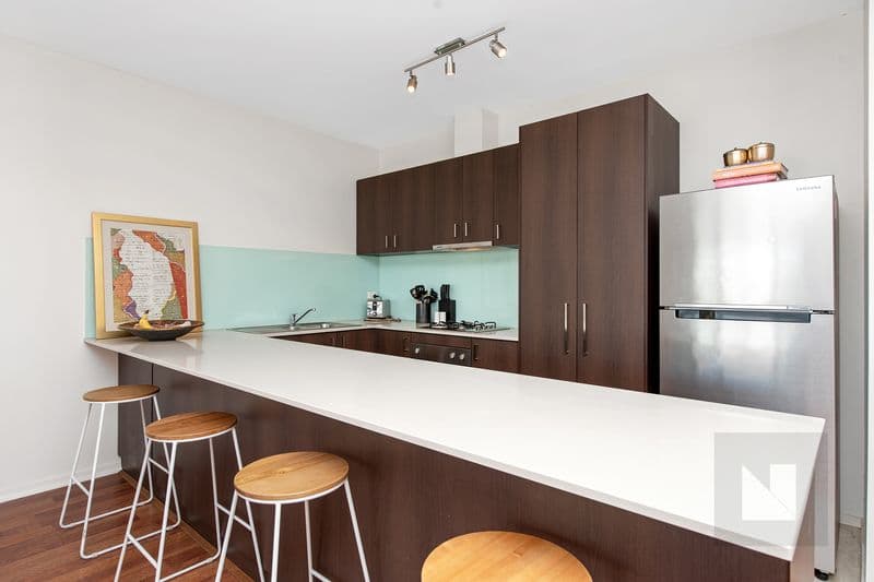 9/4 Saltriver Place, Footscray - Image 1