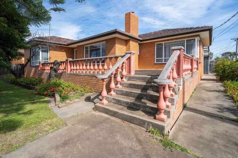 37 Oleander Drive, St Albans - Image 1