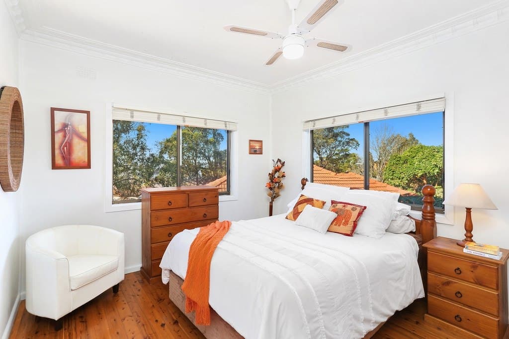 10 Gordon Crescent, Lake Heights - Thumbnail 4
