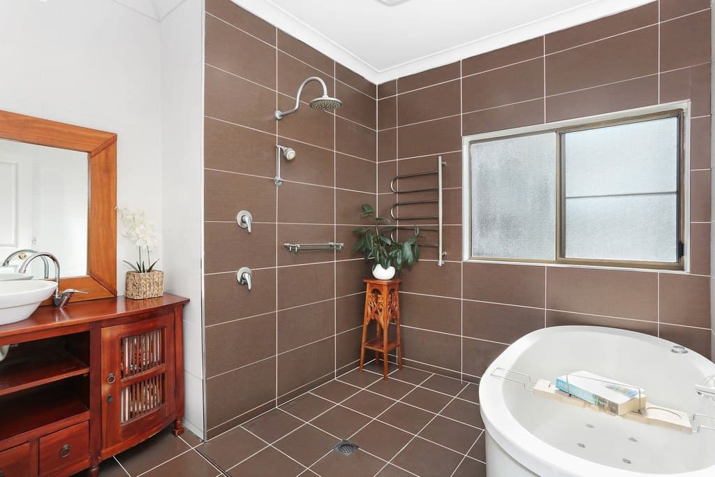 10 Gordon Crescent, Lake Heights - Thumbnail 6
