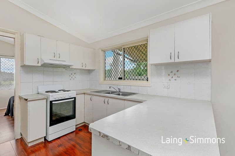 24 Freya Crescent, Shalvey, Shalvey - Thumbnail 3