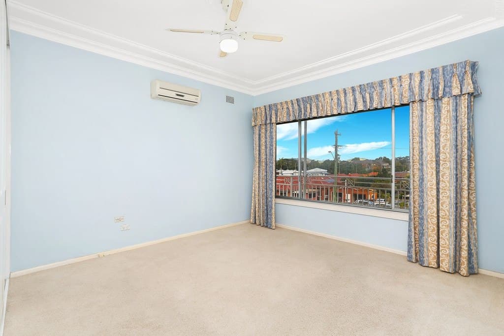 51 London Drive, West Wollongong - Thumbnail 5