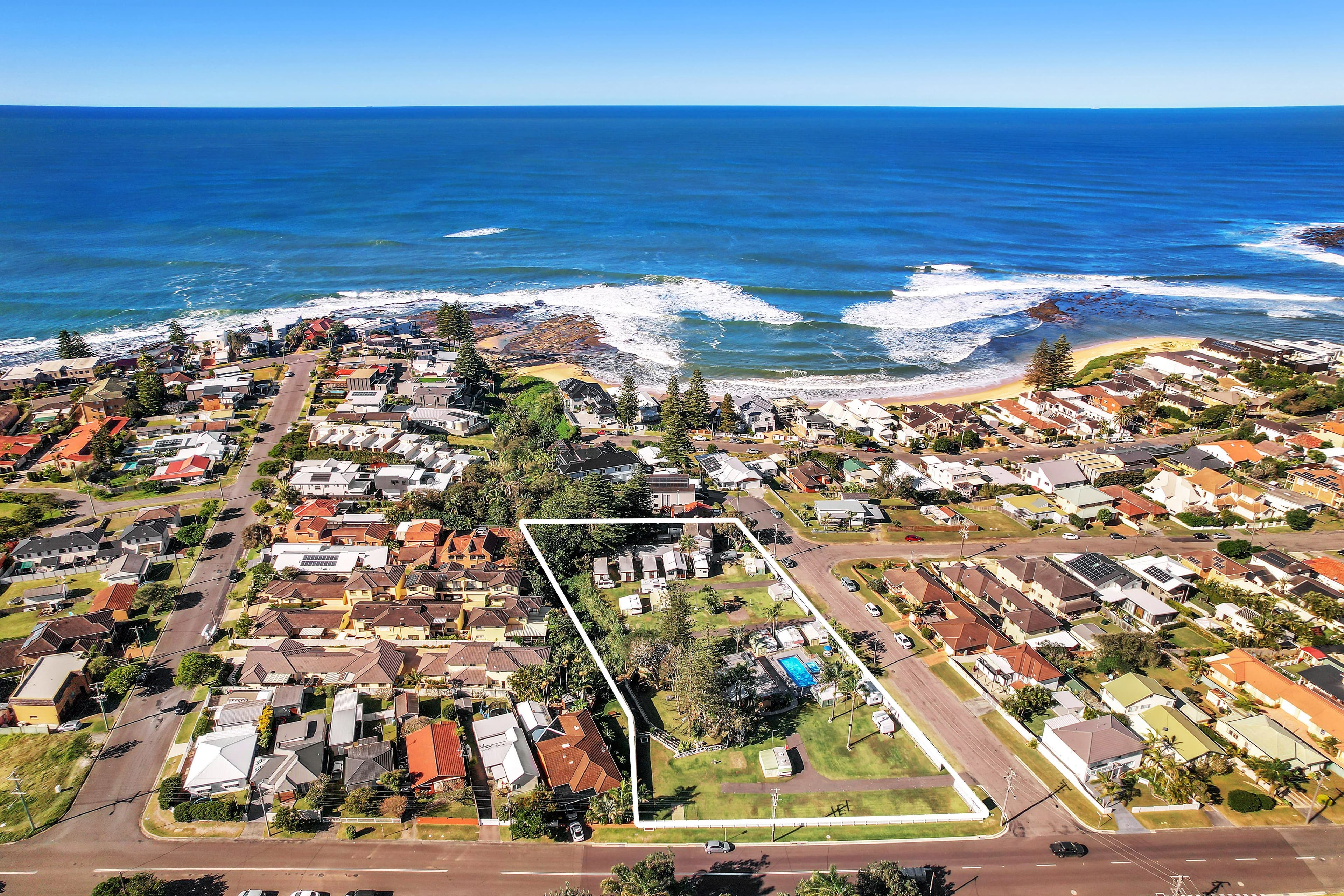 2-12 Narrawa Avenue, Blue Bay, NSW, 2261, Blue Bay - Thumbnail 2