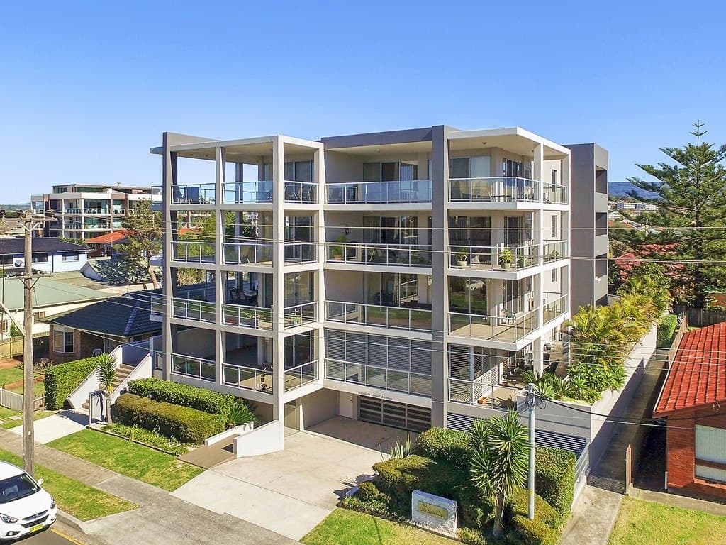 4/162 Corrimal Street, Wollongong - Image 1