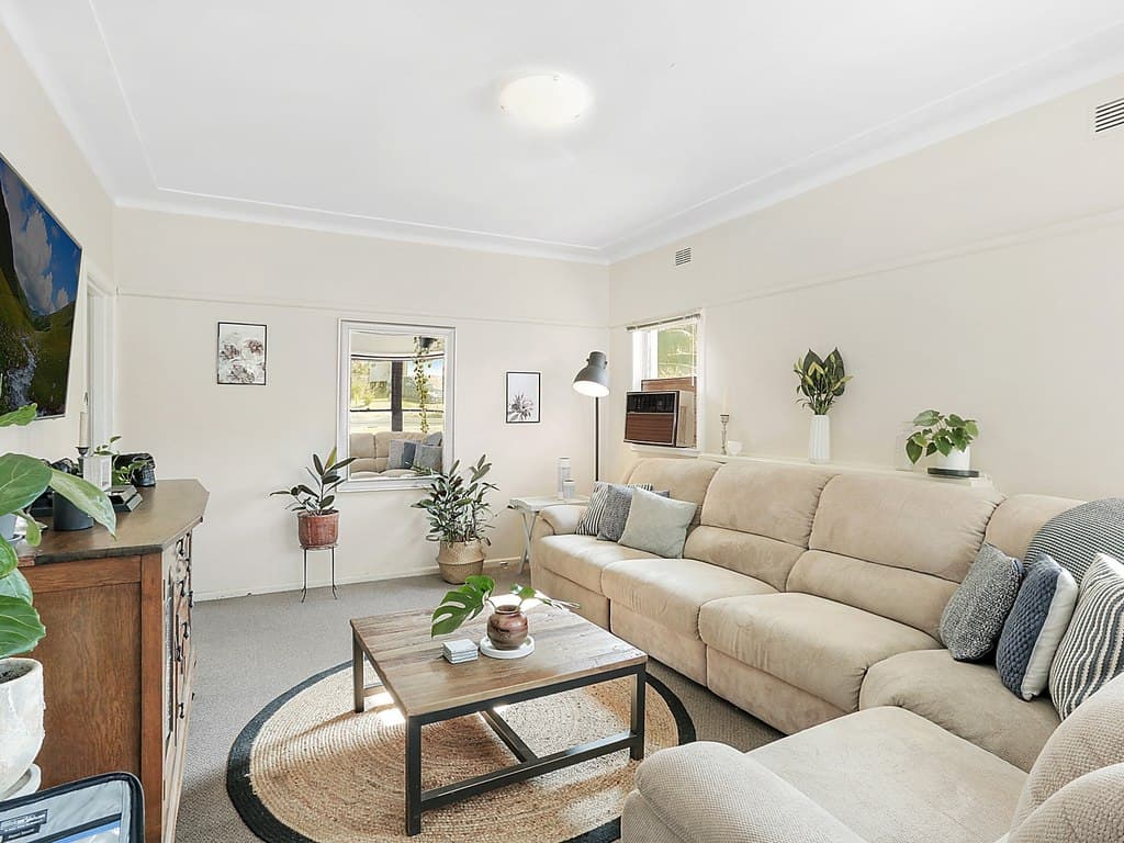 36 Wallace Road, Fernhill - Thumbnail 3