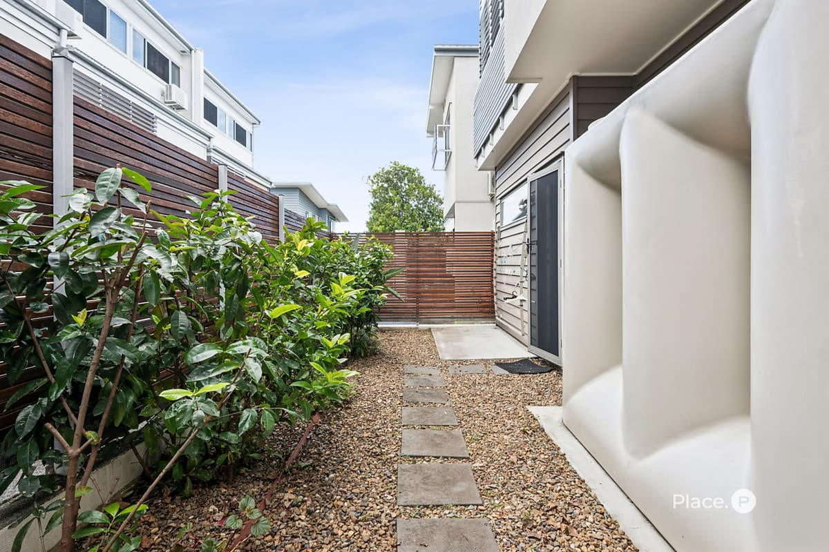 10 Ovey Street, Morningside - Thumbnail 8