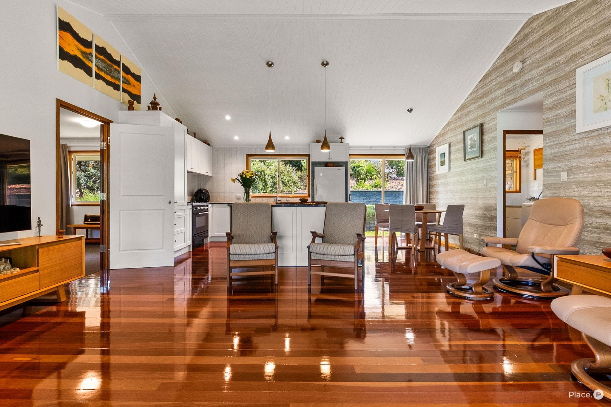 39 Whistler Court, Upper Caboolture - Thumbnail 3