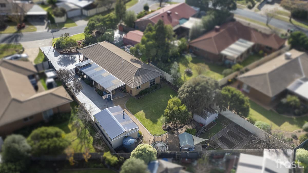 2 Pulford Court, Melton West, VIC, Melton West - Thumbnail 2