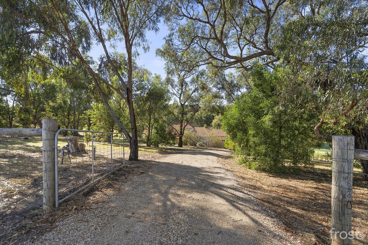 64 Valley Drive, Wallan, VIC, Wallan - Thumbnail 2
