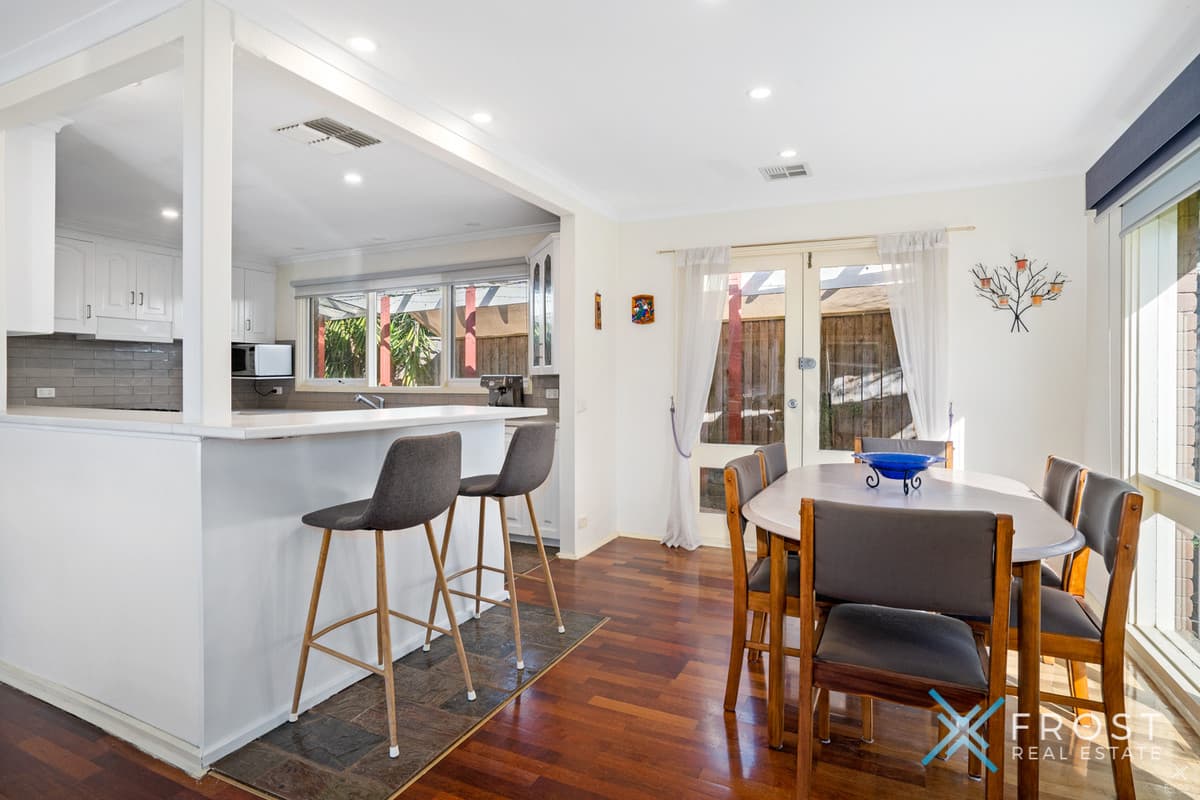 26 Corowa Crescent, Greensborough, VIC, Greensborough - Thumbnail 3